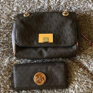 1HR SALE! Michael kors wallet